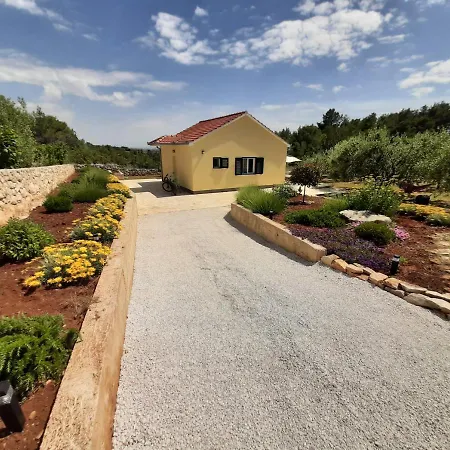 Vakantiehuis Happy Garden House Kožino