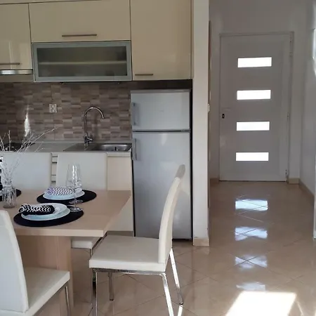 בית נופש Happy Garden House *